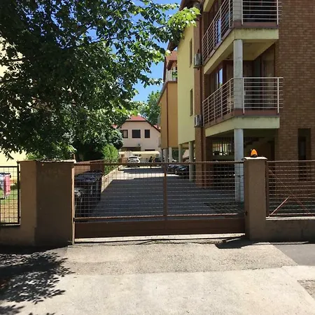 Paddy Towers * Siofok